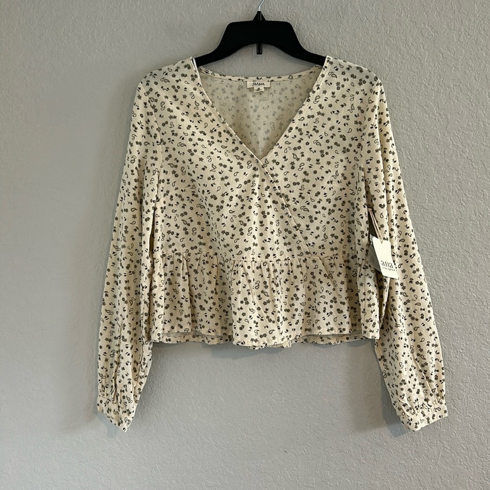 a.n.a Cream Floral Women's Top